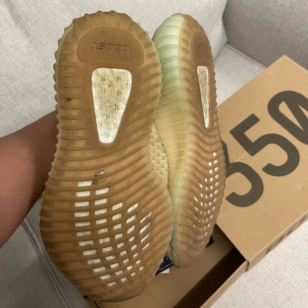 Yeezy Linens - Picture 3 of 4